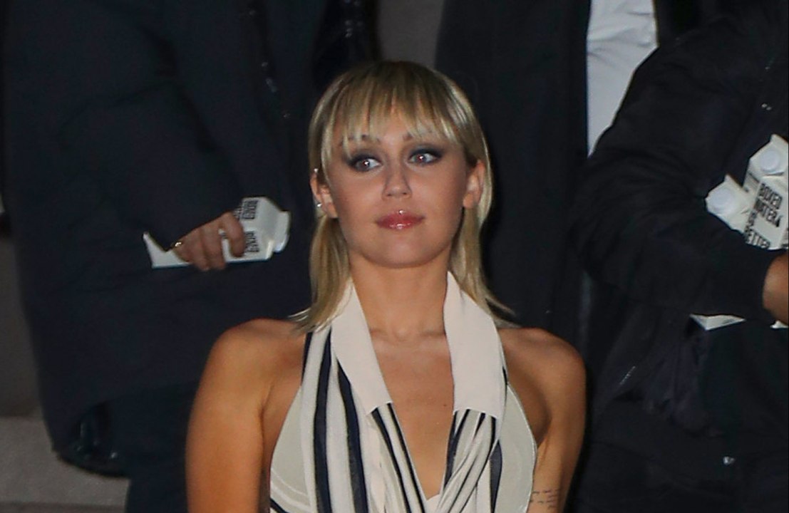 Miley cyrus: für die neue gucci-kampagne wanderte sie in high heels