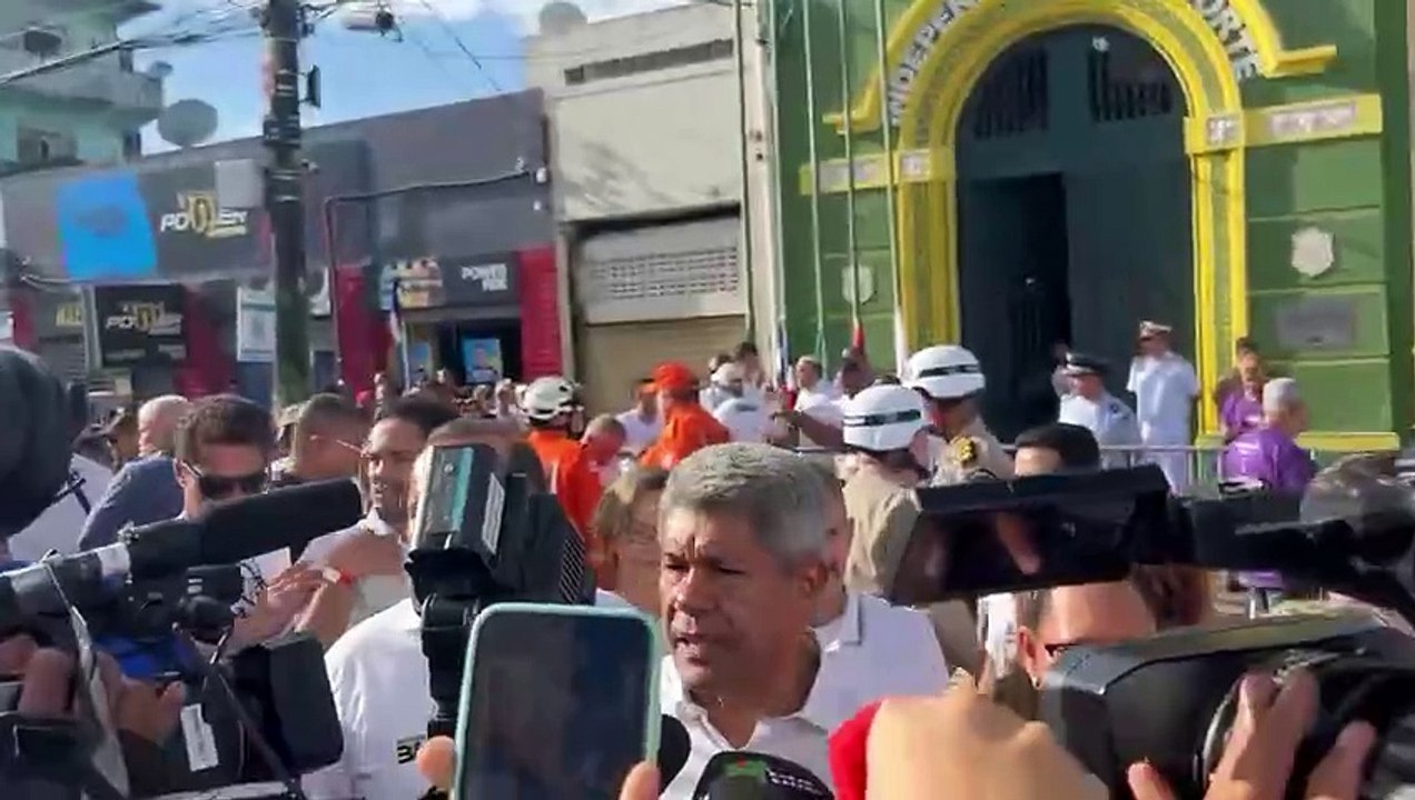 Governador Jerônimo Rodrigues propõe inclusão da história da Bahia nos livros escolares estaduais