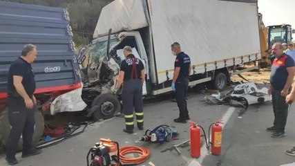 Edirne’de kamyonet, buğday yüklü römorka arkadan çarptı: 3 ölü, 1 yaralı