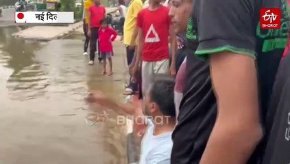 రేపు ఉప్పాడ సदिल्ली के संगम विहार में पाइपलाइन के अवैध कनेक्शन बांटने को लेकर लोगों ने किया प्रदर्शनముద్రతీరాన్ని సందర్శిస్తా: పవన్