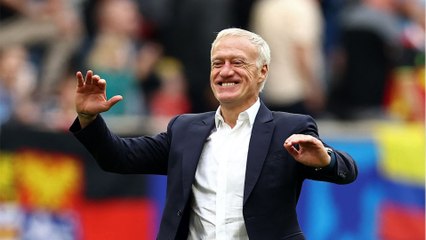 GALA VIDEO - PHOTO - Didier Deschamps, sa sublime belle-fille Mathilde en maillot de bain : elle soutient les Bleus en vacances !