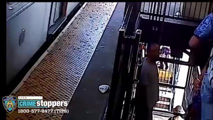 Man slashed on Brooklyn street, 2 sought