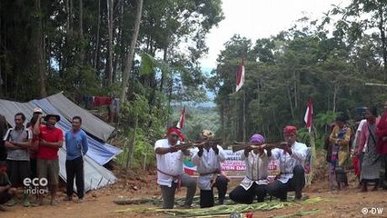 Indonesian community fights to save island paradise