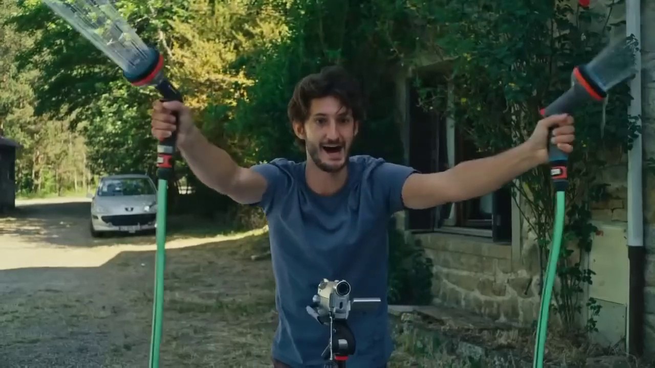 LE LIVRES DES SOLUTIONS - Bande Annonce VF (2023, Comédie) Pierre Niney, Blanche Gardin, Michel Gondry