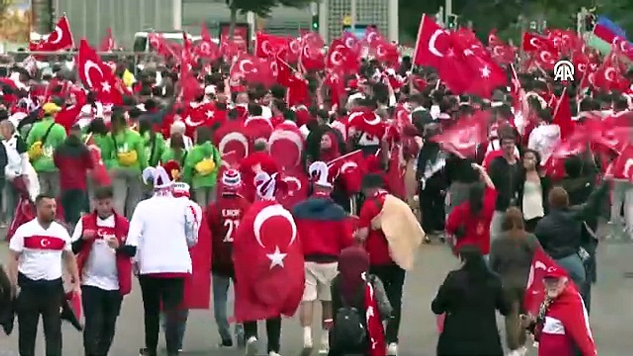 Leipzig sokakları kırmızı-beyaz