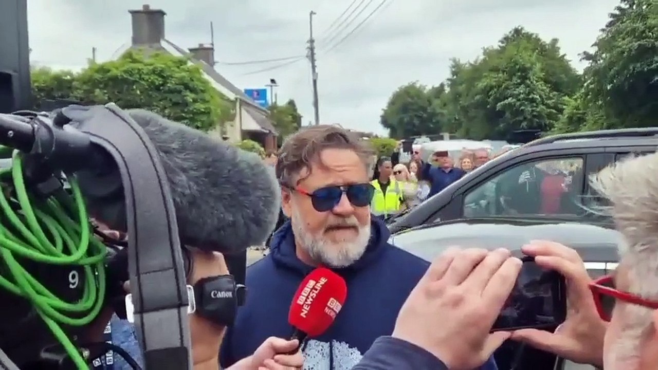 Russell Crowe, Ronan Keating, Ryan Tubridy join Laura Bonner for launch of Muff Liquor Company Brand Home