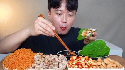 Descargar video: Spicy Noodles  Pork belly  Garlic Kimchi ASMR MUKBANG EATING SHOW