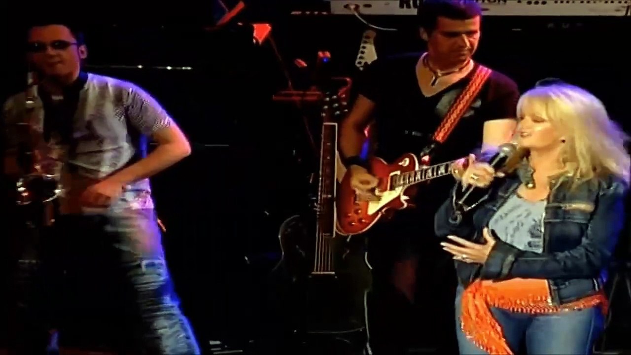 BONNIE TYLER — Holding Out For A Hero | BONNIE TYLER — LIVE DVD – BONNIE ON TOUR – 2006 // LA CIGALE – PARIS – FRANCE – 2006