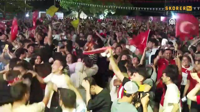 Avusturya - Türkiye maçı dev ekrandan izlendi - son düdük sevinci