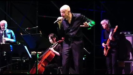 Peppe Servillo: "Canto Dalla e Roversi tra Prog e impegno politico"