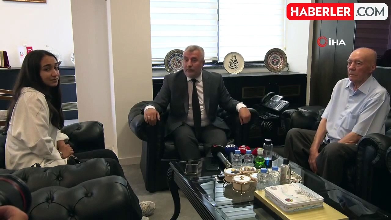 YKS'ye giren en genç ve en yaşlı adaylar ÖSYM Başkanı Ersoy ile buluştu