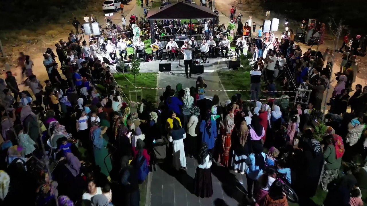 Sıra gecesi açık hava konserleri ilgi görüyor! (VİDEO)