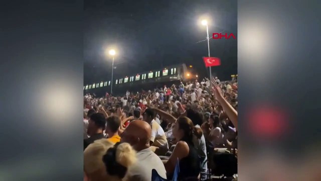 Marmaray milli maçı izlemek için durdu