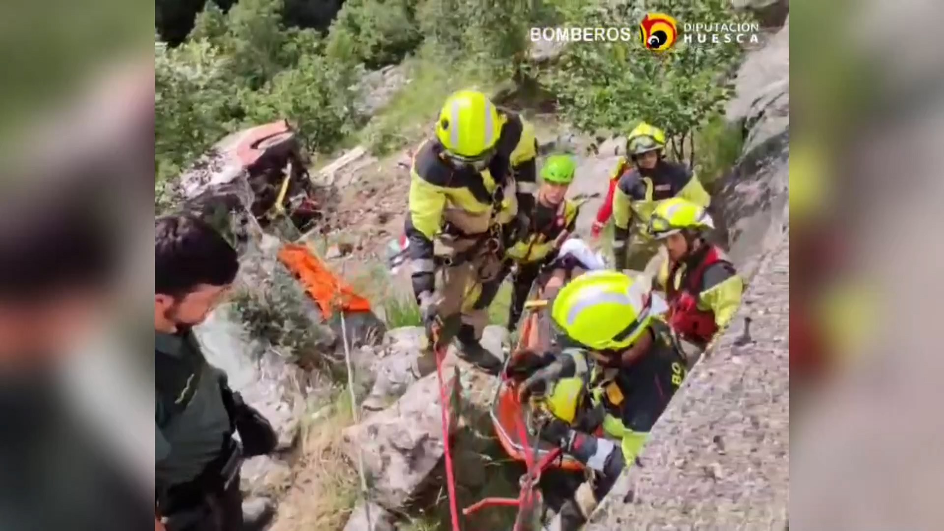 Seis menores heridos, tres de gravedad, tras despearse un microbs en el Pirineo
