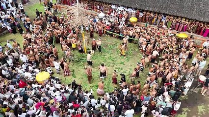 Tradisi Perang Pandan Tenganan Dauh Tukad