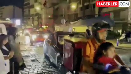 A Milli Futbol Takımı'nın Avusturya'yı yenerek çeyrek finale yükselmesi İzmir'de coşkuyla kutlandı