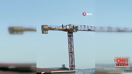 Metrelerce yüksekte namaz kıldı! İşte o anlar...