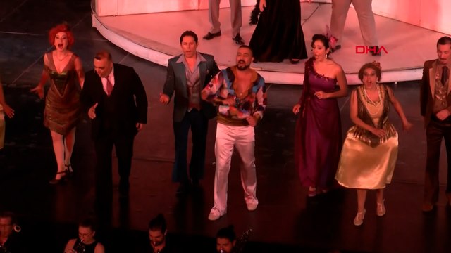 Efes Antik Tiyatro'da 'Hisseli Harikalar Kumpanyası' ile nostalji yolculuğu