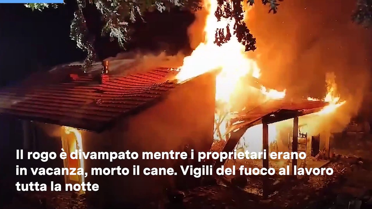Incendio a San Benedetto Val di Sambro (Bologna), villetta distrutta dalle fiamme: il video