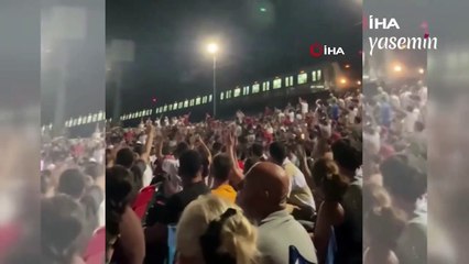 Marmaray'ı durdurdu, maçı izledi! Makinist heyecana işte böyle ortak oldu