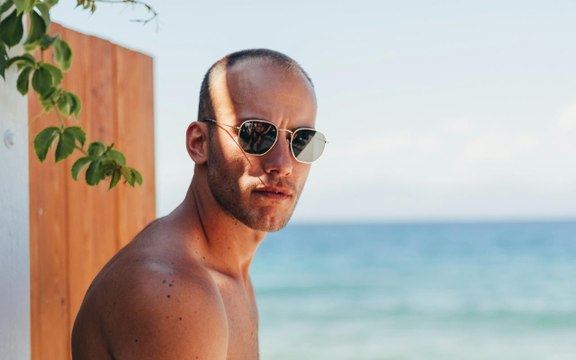 Sole, mare... I consigli degli esperti per la salute degli occhi