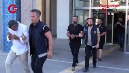 Amasya’da hafif ticari araçtan 15 göçmen çıktı