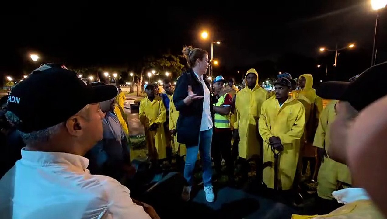 Carolina Mejía coordina hasta altas horas de la noche acciones para recuperar normalidad en el malecón