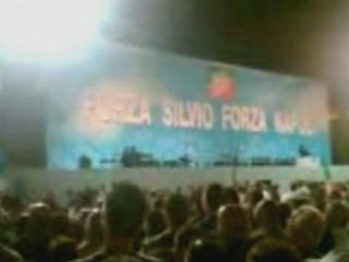 Berlusconi e la barzelletta sull'amore