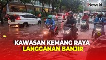 Terendam Banjir, Arus Lalu Lintas di Kawasan Kemang Raya  Terganggu
