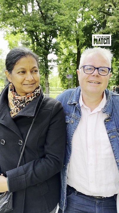 Eve Gilles (Miss France 2024) lors du relais de la flamme olympique à Lille