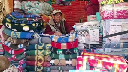 La economía popular boliviana resiste "intento de golpe" entre sobreprecios y especulación