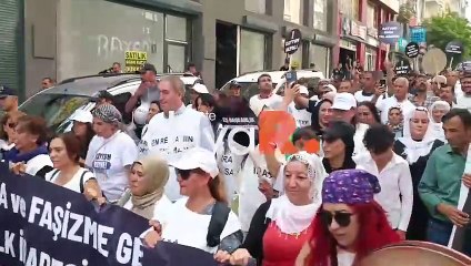 İradeye Saygı Yürüyüşü buluşmasına polisten 'önlük' dayatmasıyla engel