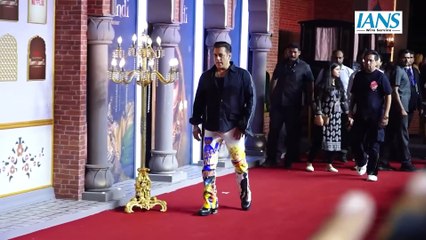 Salman Khan chills in 'Green Zone'; gets Love from Fans