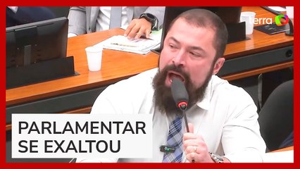 Comissão de Educação: deputado diz aos berros que colegas não leram projeto em discussão: ‘Vergonha’