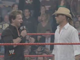 Shawn Michaels gives Chris Jericho some Sweet Chin Music