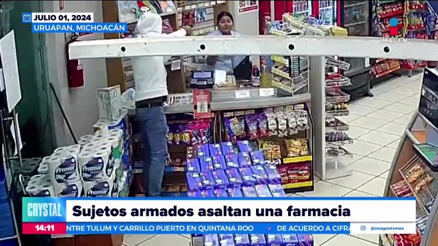 Asaltantes asesinan a cajera de una farmacia en Uruapan, Michoacán