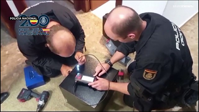 الشرطة الإسبانية تطيح بشبكة إجرامية أجبرت 500 امرأة على ممارسة الدعارة في مالقة