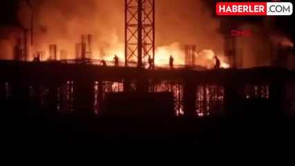 Şırnak'ta Yapımı Süren Hastanenin Depo Kısmında Yangın Çıktı