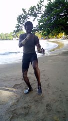 Anticiper  le mouvement de blocage avec le  genoux