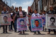AMLO se reúne con padres de los normalistas de Ayotzinapa