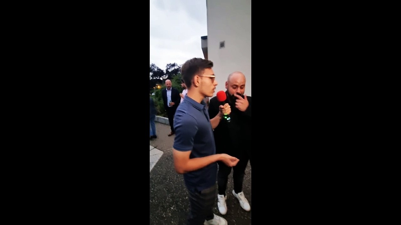 Brumath Damiano Mellone se fait interviewer par Autoroute Tv au meeting de Vincent Thiébaut
