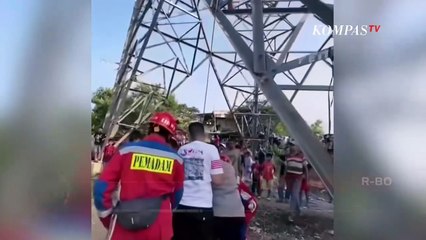 4 Peristiwa Heboh: Pria nekat naik SUTET hingga Jembatan Ambruk di India