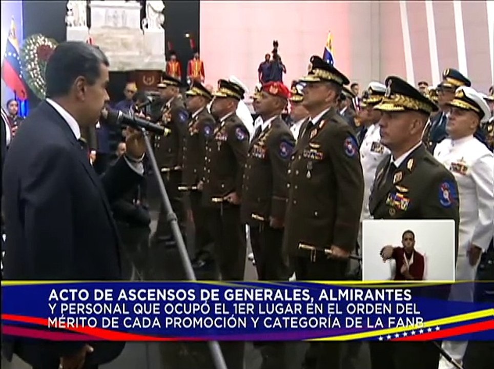 Jefe de Estado lidera Acto de Ascenso de Oficiales en grado de Generales y Almirantes de la FANB