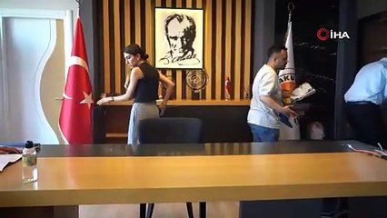 Belediye Başkanı'nın odasına haciz: Ne varsa alıp gittiler