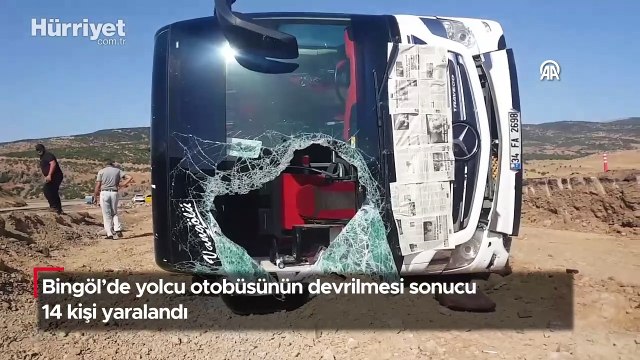 Bingöl'de yolcu otobüsünün devrilmesi sonucu 14 kişi yaralandı