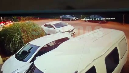 Park halindeki araca çarpıp kaçtı!