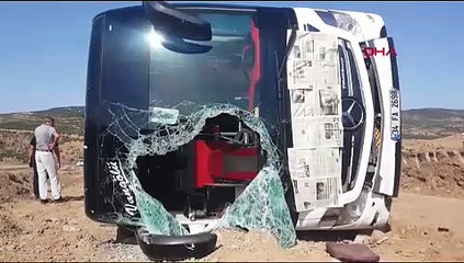 Bingöl'de yolcu otobüsü devrildi: 14 yaralı