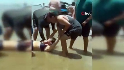 Halk plajında köpek balığı saldırısı: Yaralılar var