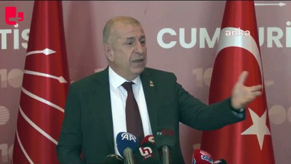 Ümit Özdağ CHP'deki ortak açıklamada 'Bozkurt' işareti yaptı
