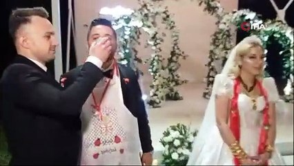 Bu düğün bildiğiniz düğünlerden değil: Takılanlara inanamayacaksınız
